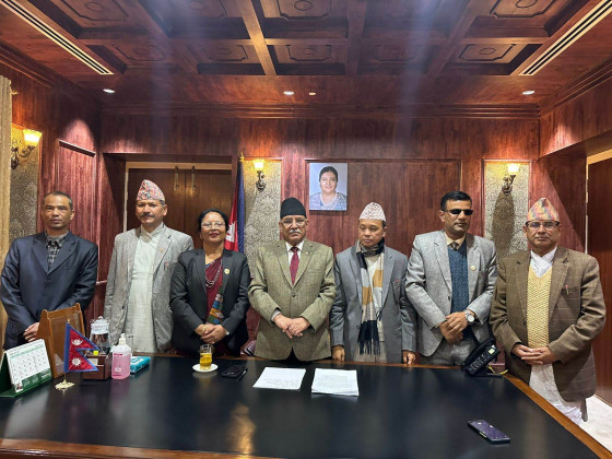 प्रधानमन्त्री र संवैधानिक आयोगका अध्यक्षहरुबीच भेटवार्ता